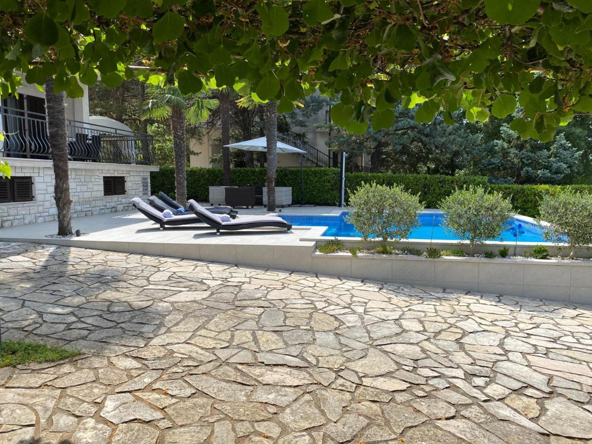 Haus Tanja Villa Малинска Екстериор снимка