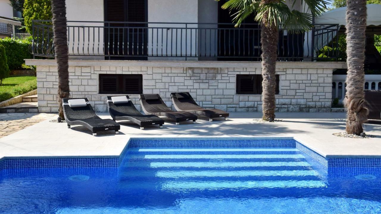 Haus Tanja Villa Малинска Екстериор снимка